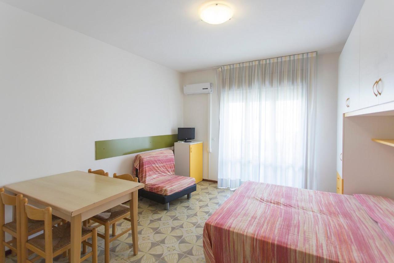 Benelux Apartman Lido di Jesolo Kültér fotó