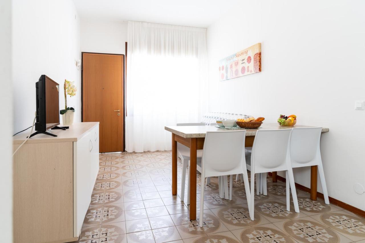 Benelux Apartman Lido di Jesolo Kültér fotó