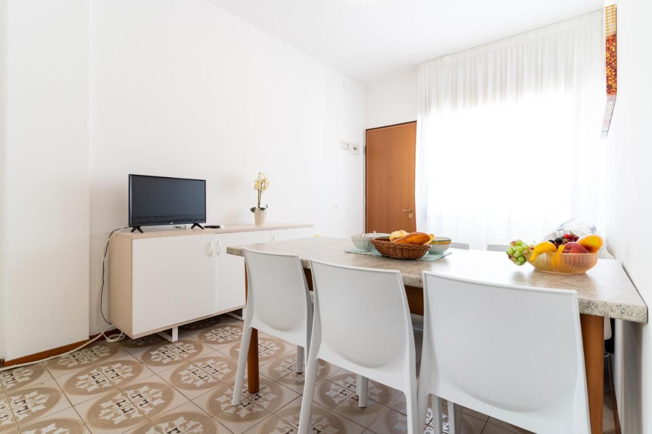Benelux Apartman Lido di Jesolo Kültér fotó