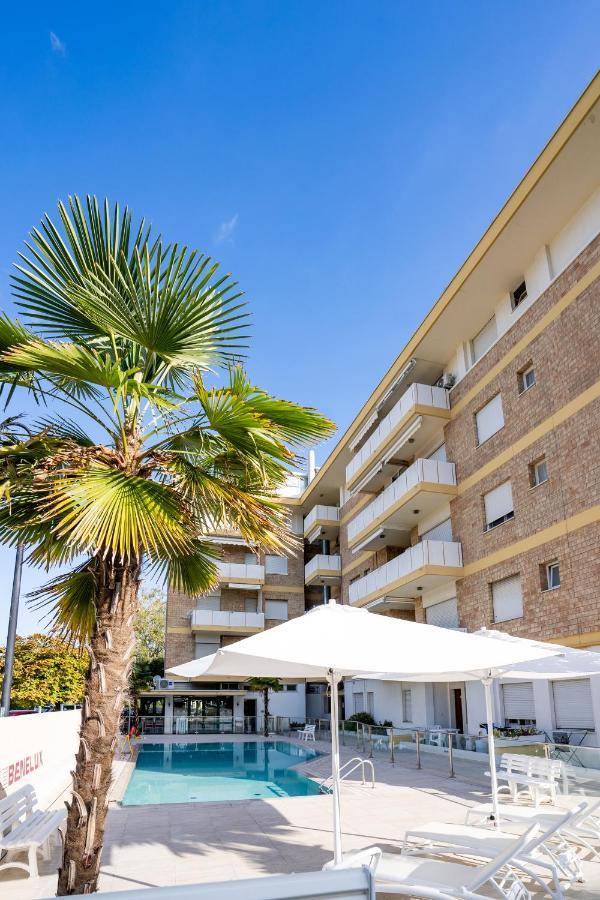 Benelux Apartman Lido di Jesolo Kültér fotó